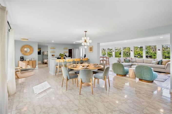 Image No.4-4 Bed Property for sale