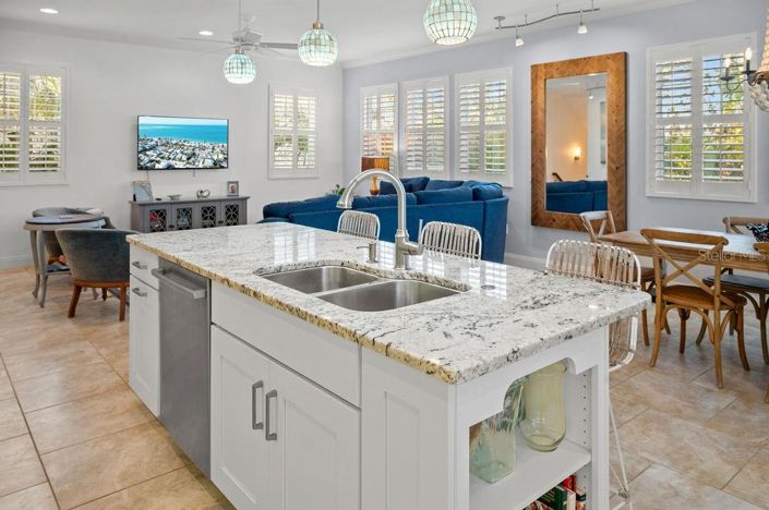 Image No.10-4 Bed Property for sale