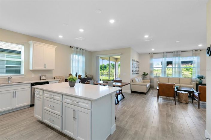 Image No.2-4 Bed Property for sale