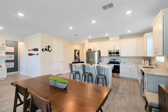 Image No.7-4 Bed Property for sale