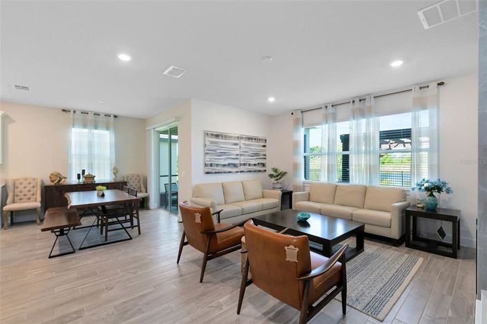 Image No.8-4 Bed Property for sale