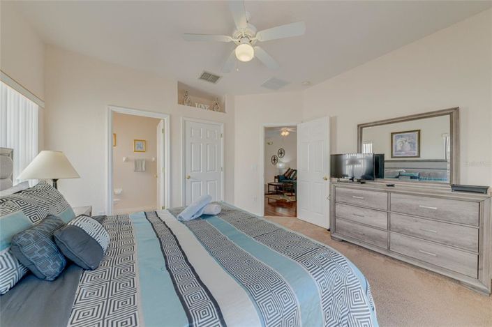 Image No.17-4 Bed Property for sale