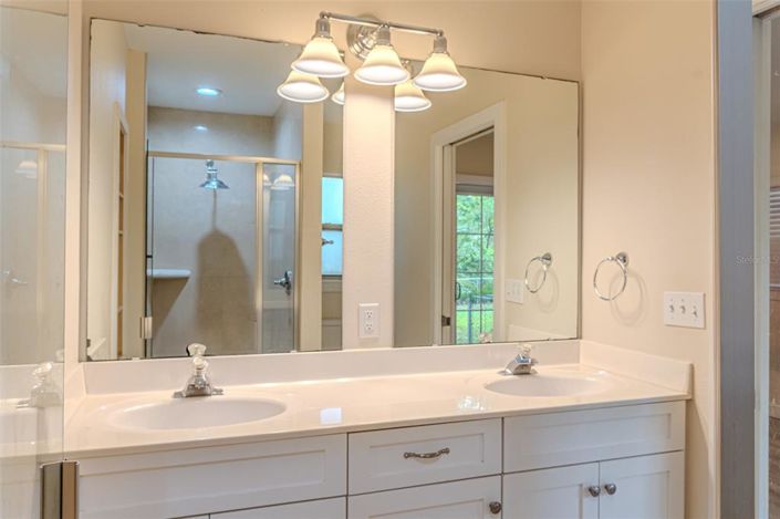 Image No.21-Propriété de 3 chambres à vendre à Oakland