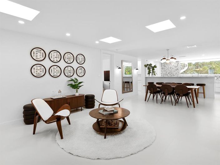 Image No.17-4 Bed Property for sale