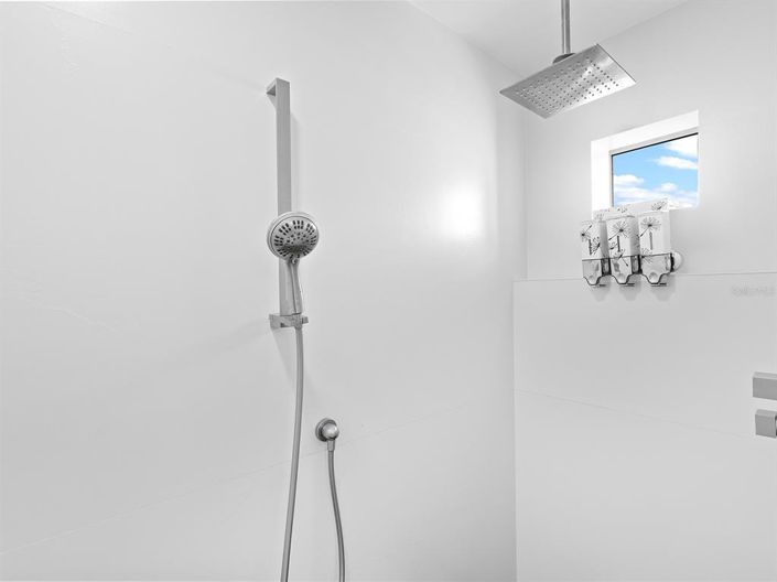 Image No.34-4 Bed Property for sale