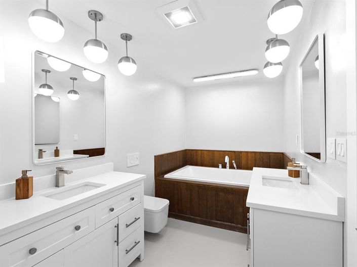 Image No.35-4 Bed Property for sale