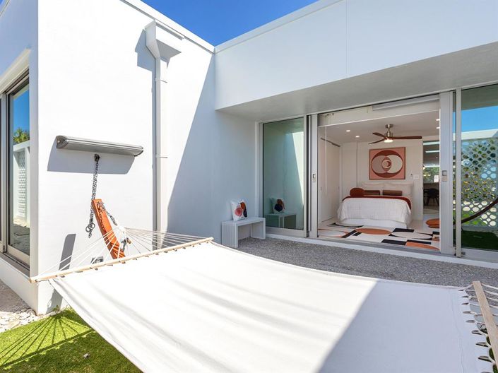 Image No.41-4 Bed Property for sale