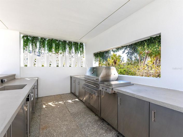 Image No.47-4 Bed Property for sale