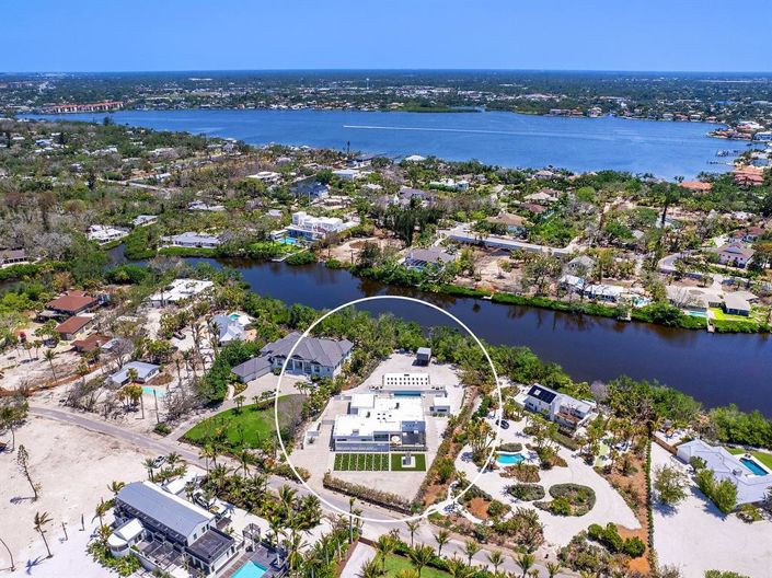 Image No.68-4 Bed Property for sale