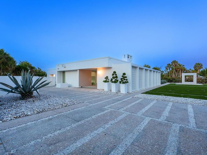 Image No.7-4 Bed Property for sale