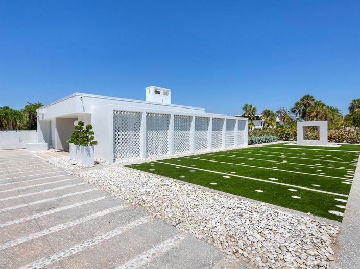 Image No.70-4 Bed Property for sale