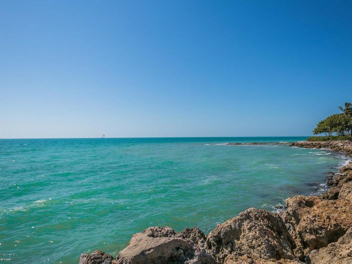 Image No.74-4 Bed Property for sale