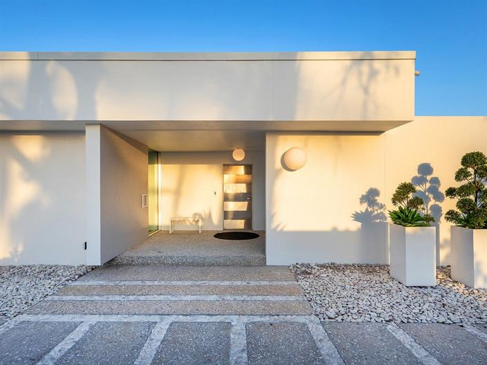 Image No.8-4 Bed Property for sale