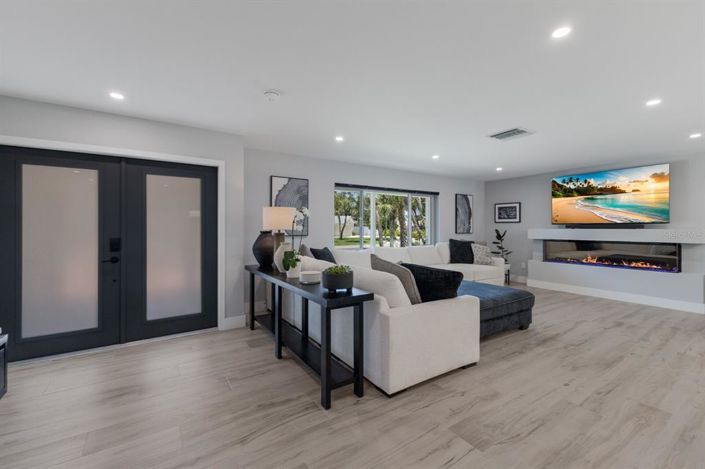 Image No.10-4 Bed Property for sale