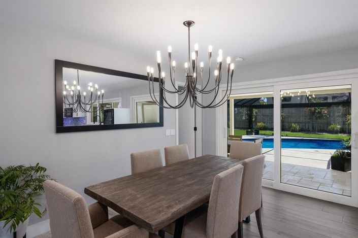 Image No.12-4 Bed Property for sale