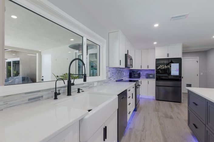 Image No.15-4 Bed Property for sale