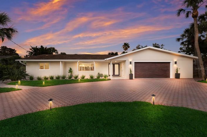 Image No.2-4 Bed Property for sale