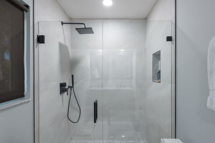 Image No.28-4 Bed Property for sale