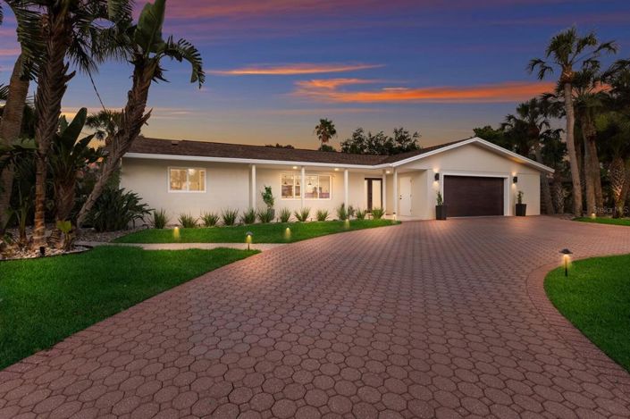 Image No.50-4 Bed Property for sale