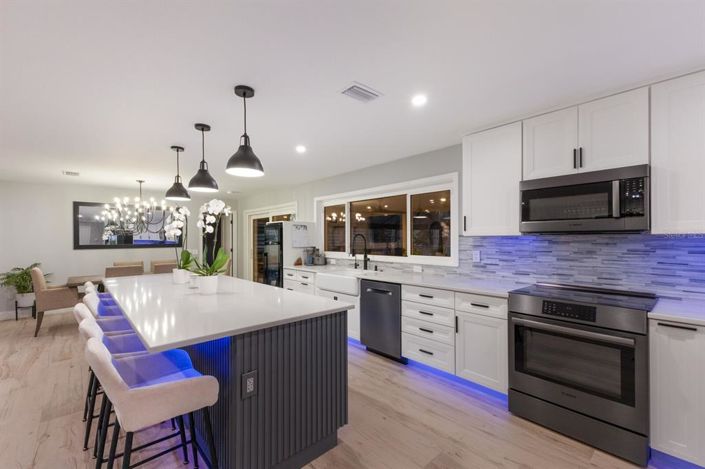 Image No.58-4 Bed Property for sale