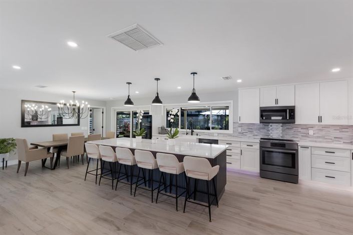 Image No.6-4 Bed Property for sale