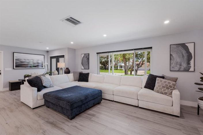 Image No.9-4 Bed Property for sale