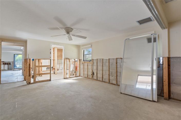 Image No.28-2 Bed Property for sale