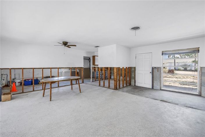 Image No.10-3 Bed Property for sale