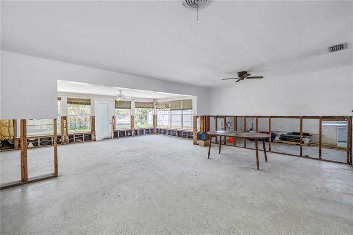 Image No.13-3 Bed Property for sale