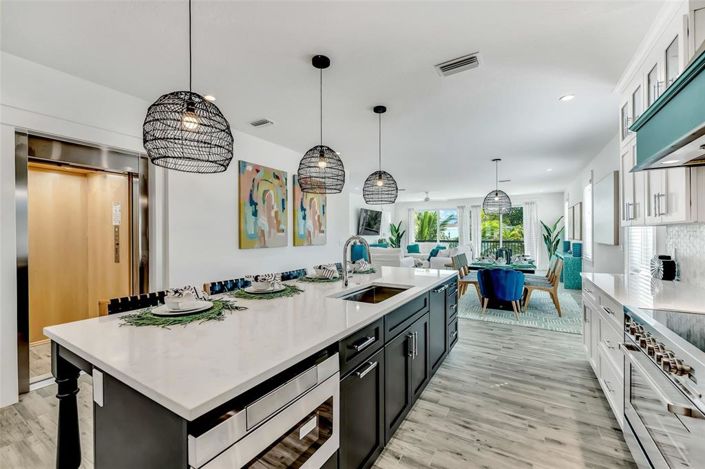 Image No.12-7 Bed Property for sale