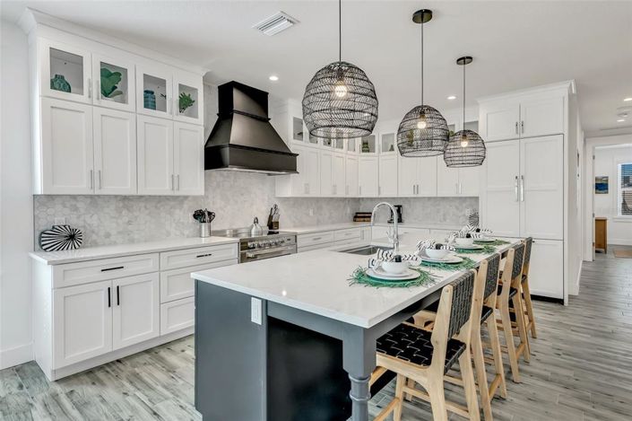 Image No.13-7 Bed Property for sale