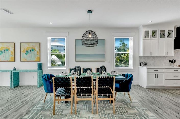 Image No.15-7 Bed Property for sale