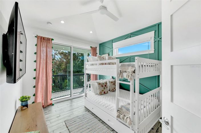 Image No.20-7 Bed Property for sale