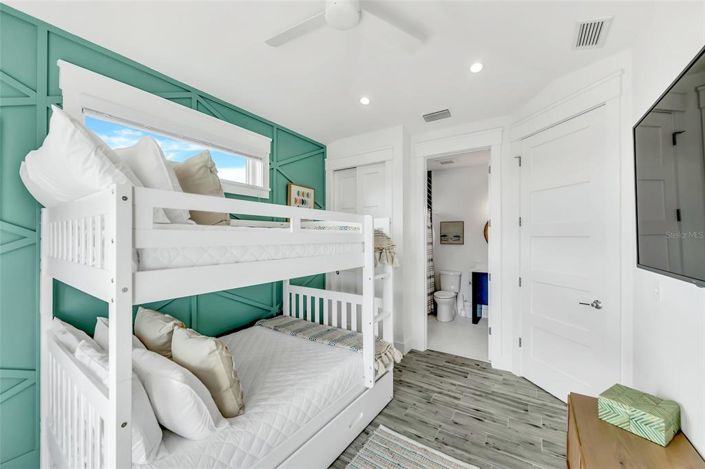 Image No.21-7 Bed Property for sale