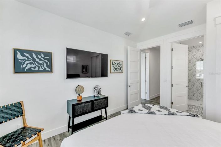 Image No.25-7 Bed Property for sale