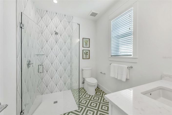 Image No.26-7 Bed Property for sale