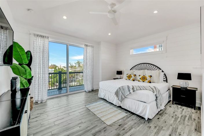 Image No.28-7 Bed Property for sale