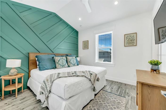 Image No.32-7 Bed Property for sale