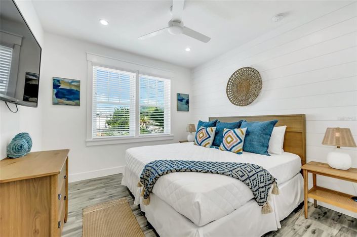 Image No.36-7 Bed Property for sale