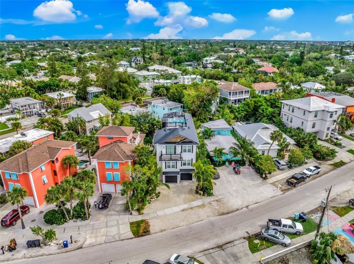 Image No.60-7 Bed Property for sale