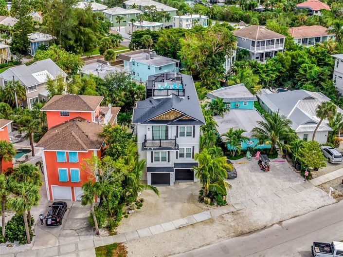 Image No.61-7 Bed Property for sale