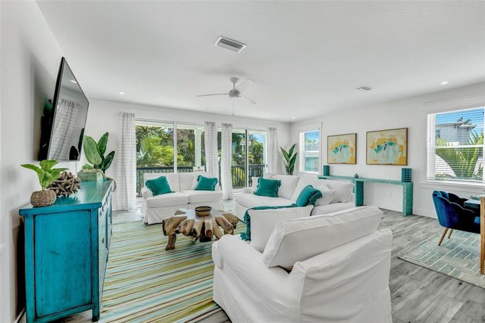 Image No.9-7 Bed Property for sale