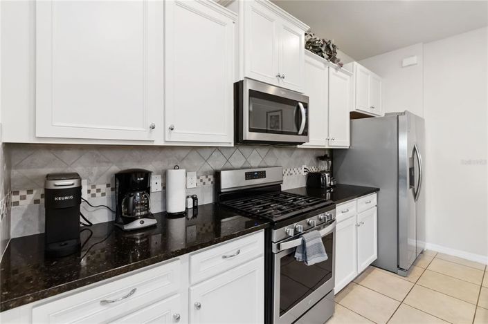 Image No.11-7 Bed Property for sale