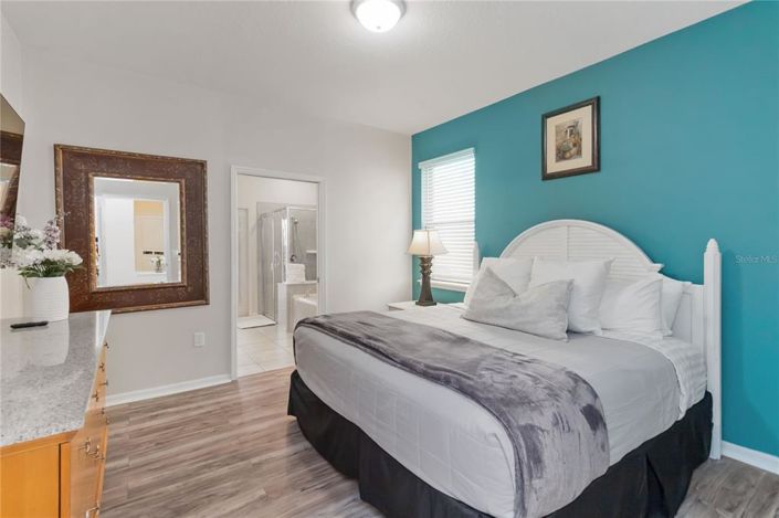 Image No.13-7 Bed Property for sale