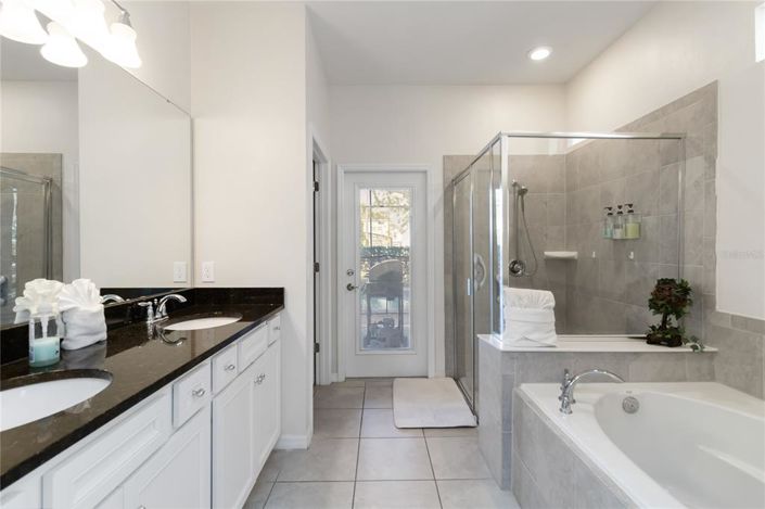 Image No.15-7 Bed Property for sale