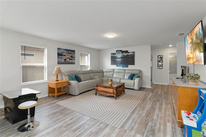 Image No.19-7 Bed Property for sale