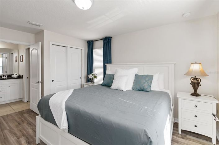 Image No.22-7 Bed Property for sale