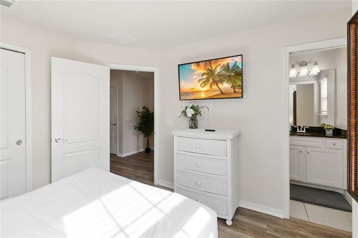 Image No.28-7 Bed Property for sale