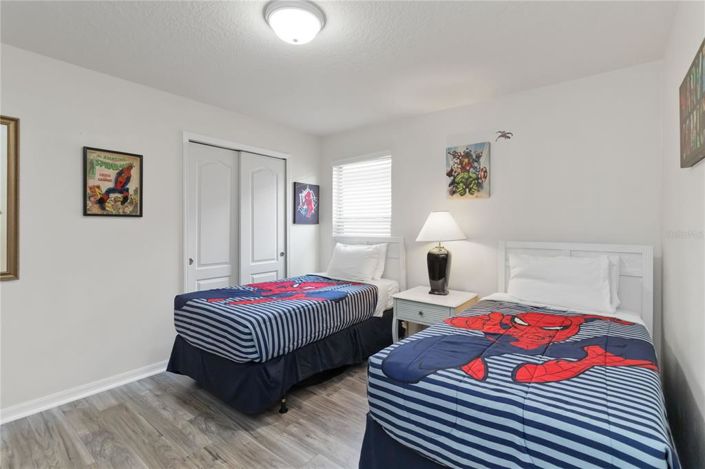 Image No.30-7 Bed Property for sale