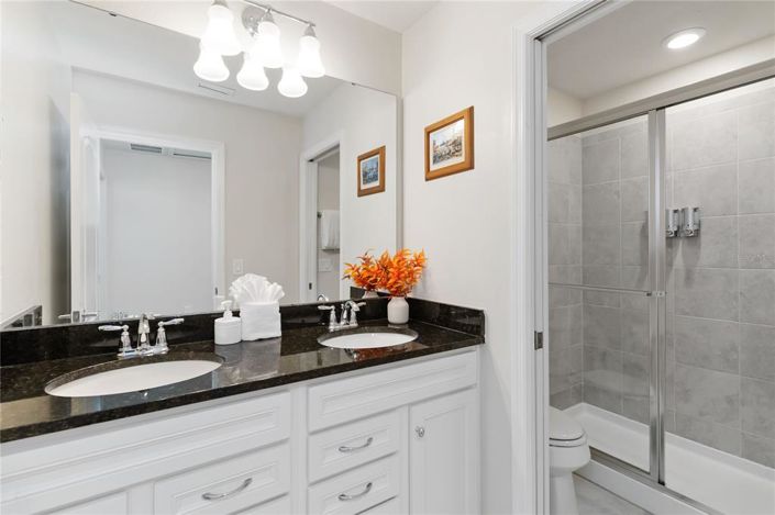 Image No.32-7 Bed Property for sale